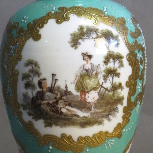 Porcelain Vase. Bourdois & Bloch. France 1890   1900. photo furniture