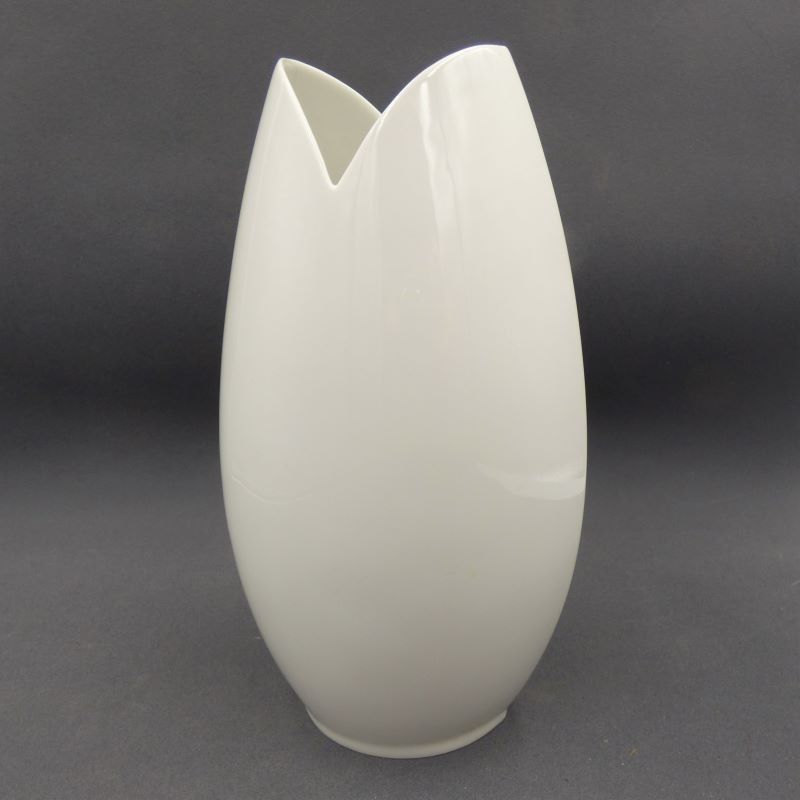 Rosenthal Porcelain Vase By Beate Kuhn. 1950   1959 photo vinterior