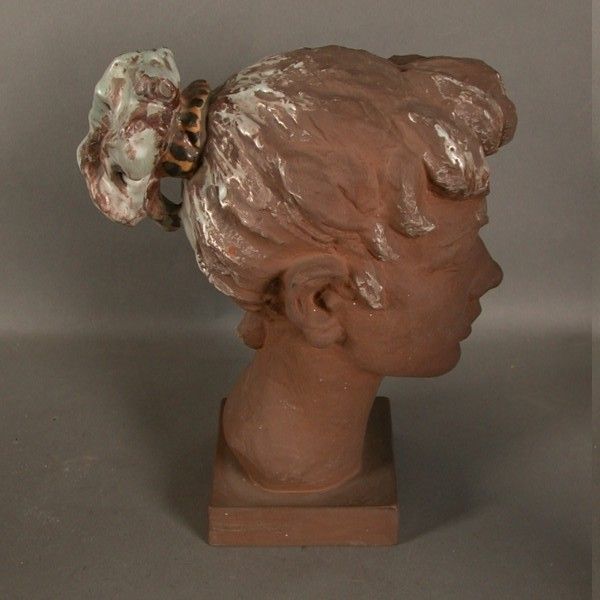Unique. Karlsruhe Majolika. Girl's Head. 1950   1955. photo Art