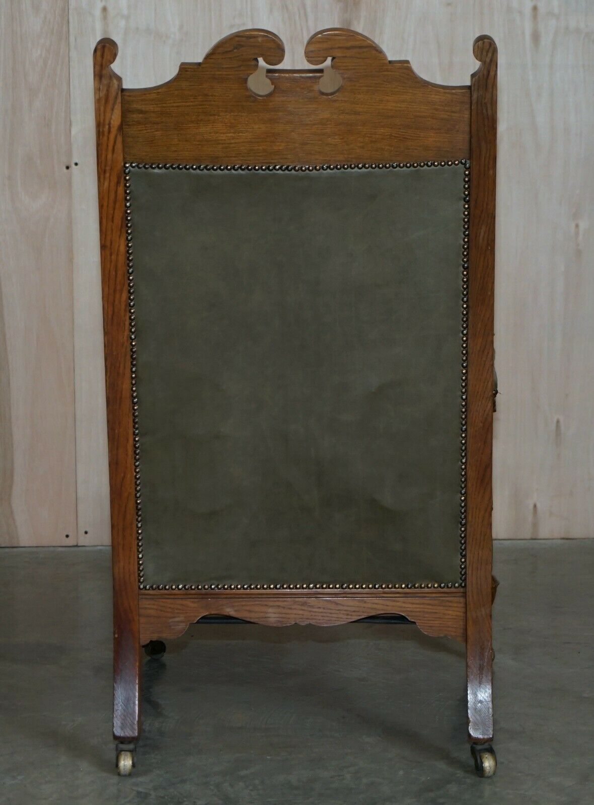 5500.0 Antique Pair Of Ornately Carved Oak Framed Leather Victorian Throne Armchairs photo