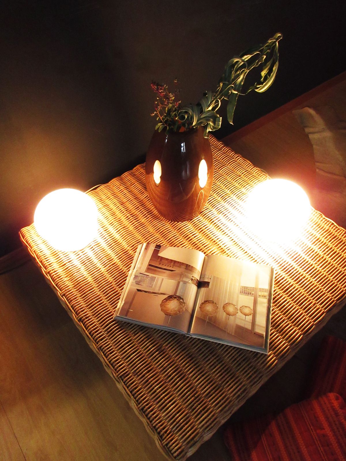 Pair Of Italian Vintage Space Age Murano White Glass Table Lamp photo for sale
