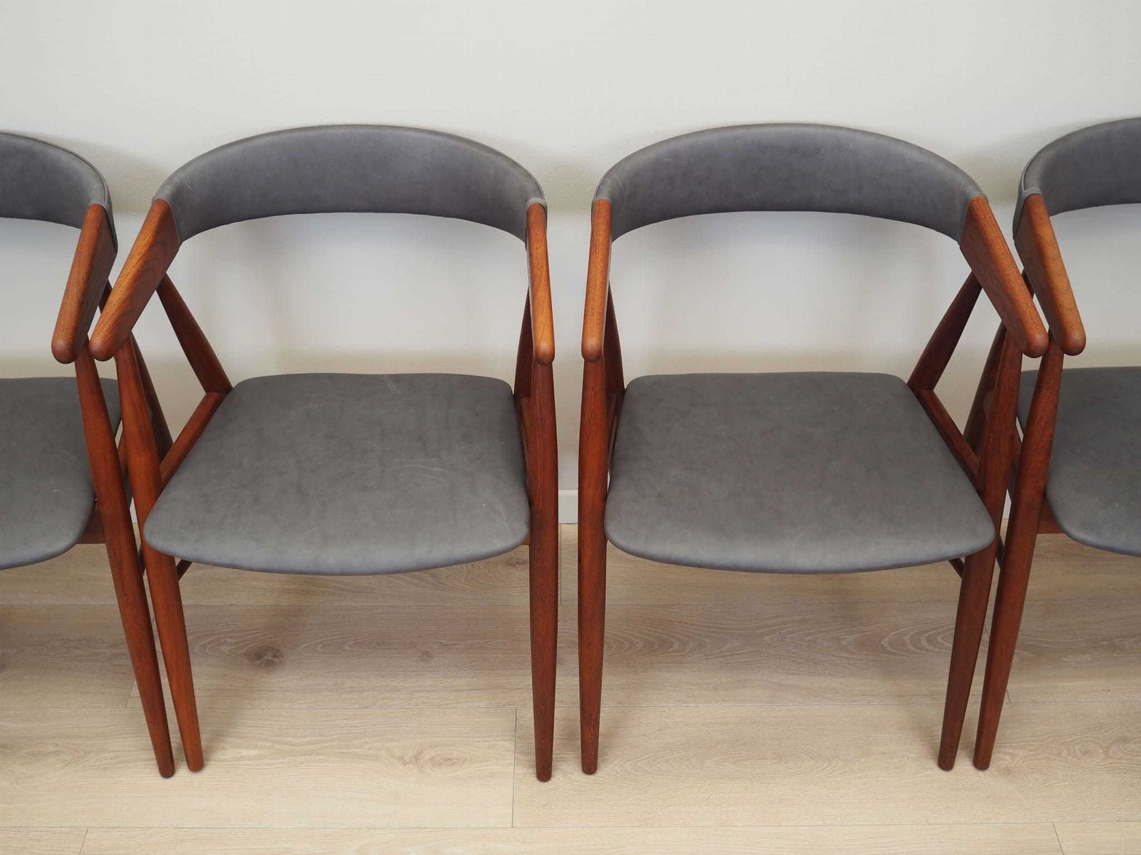 Set Van Vier Teakhouten Stoelen, Deens Design, Ca. Jaren 1960, Ontwerpers: Ejner Larsen & Aksel Bender Madsen photo Meubels