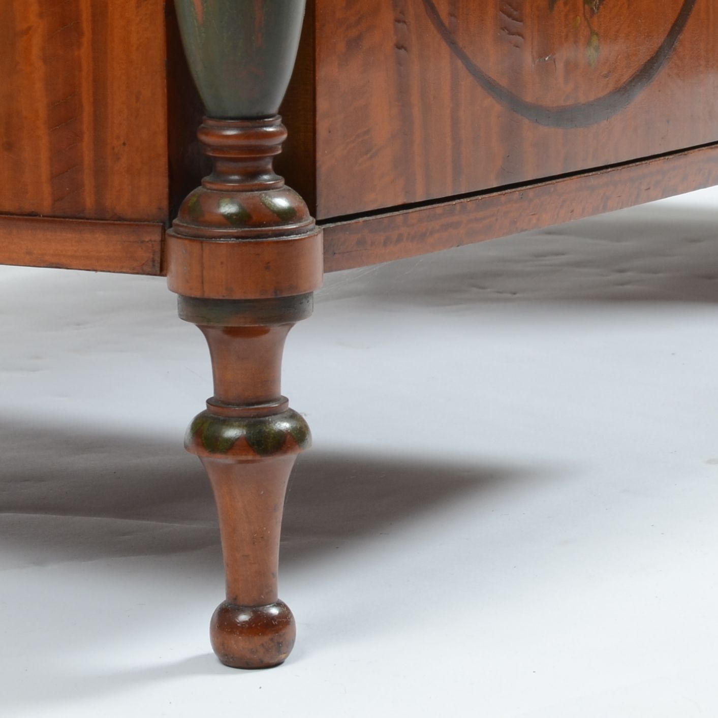photo furniture Late 19th Century Satinwood Painted Desk Or Dressing Table