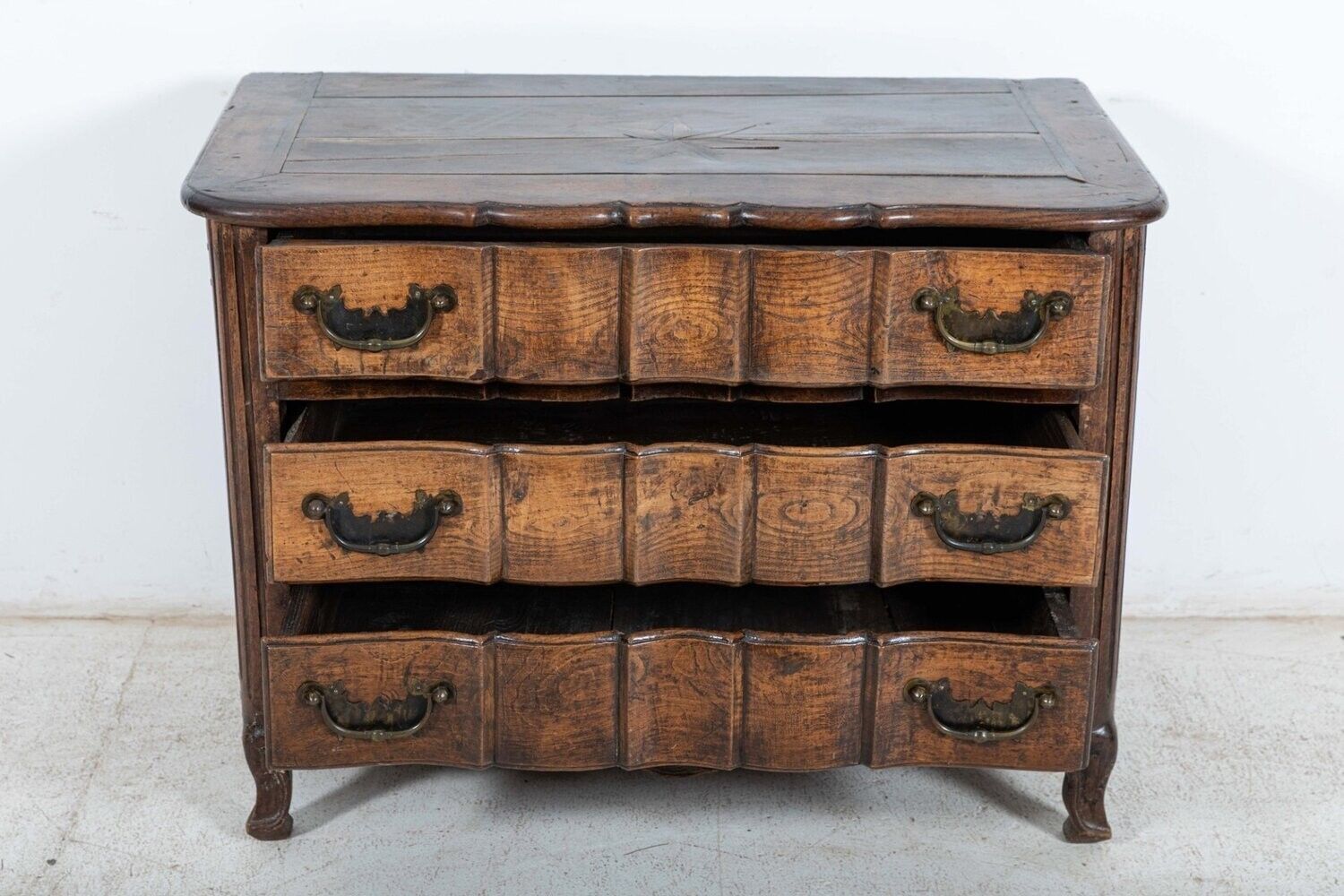 4313.0 18thc French Provincial Serpentine Walnut Commode photo