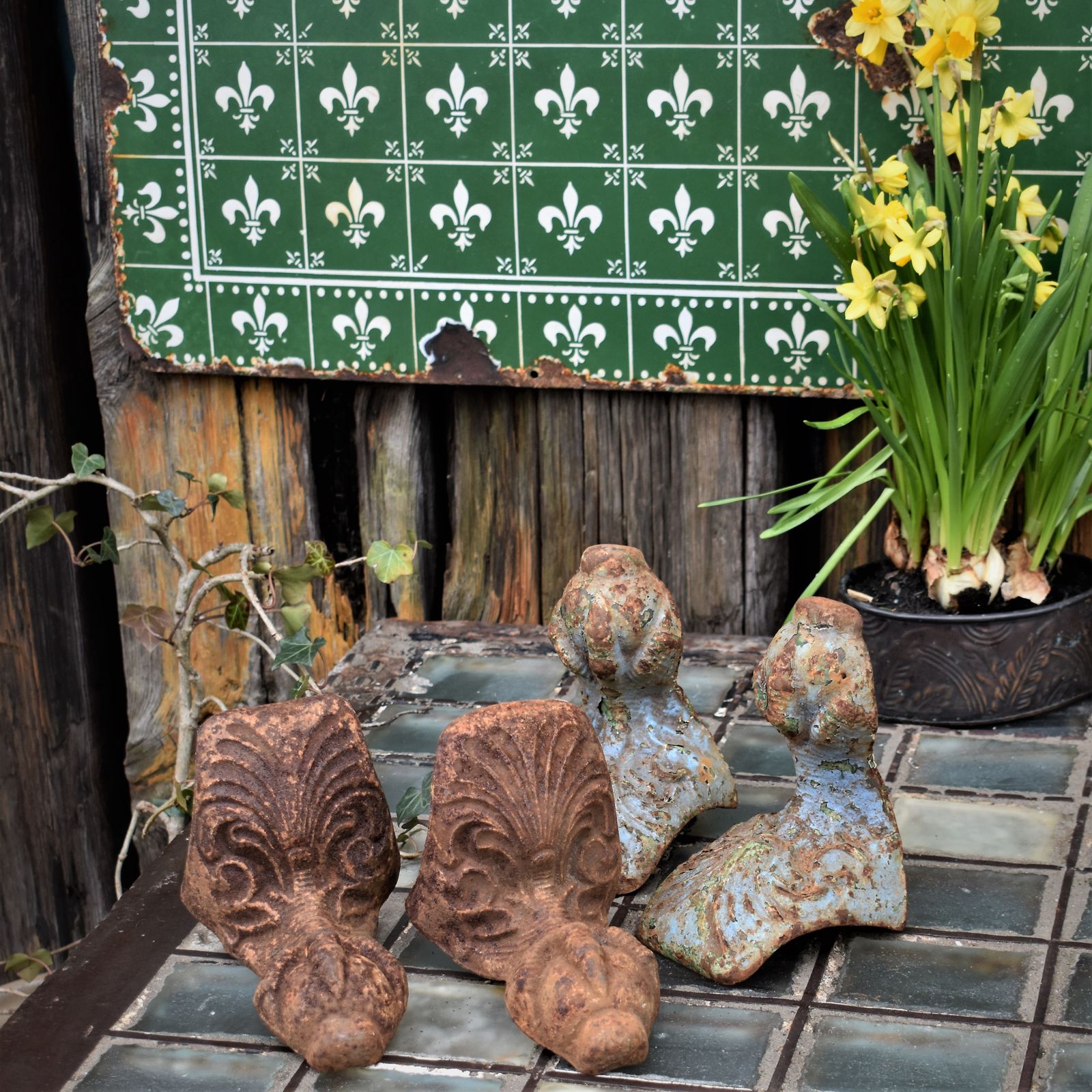 Antique Victorian Original Cast Iron Claw And Ball Feet Salvaged Roll Top Bath photo furniture