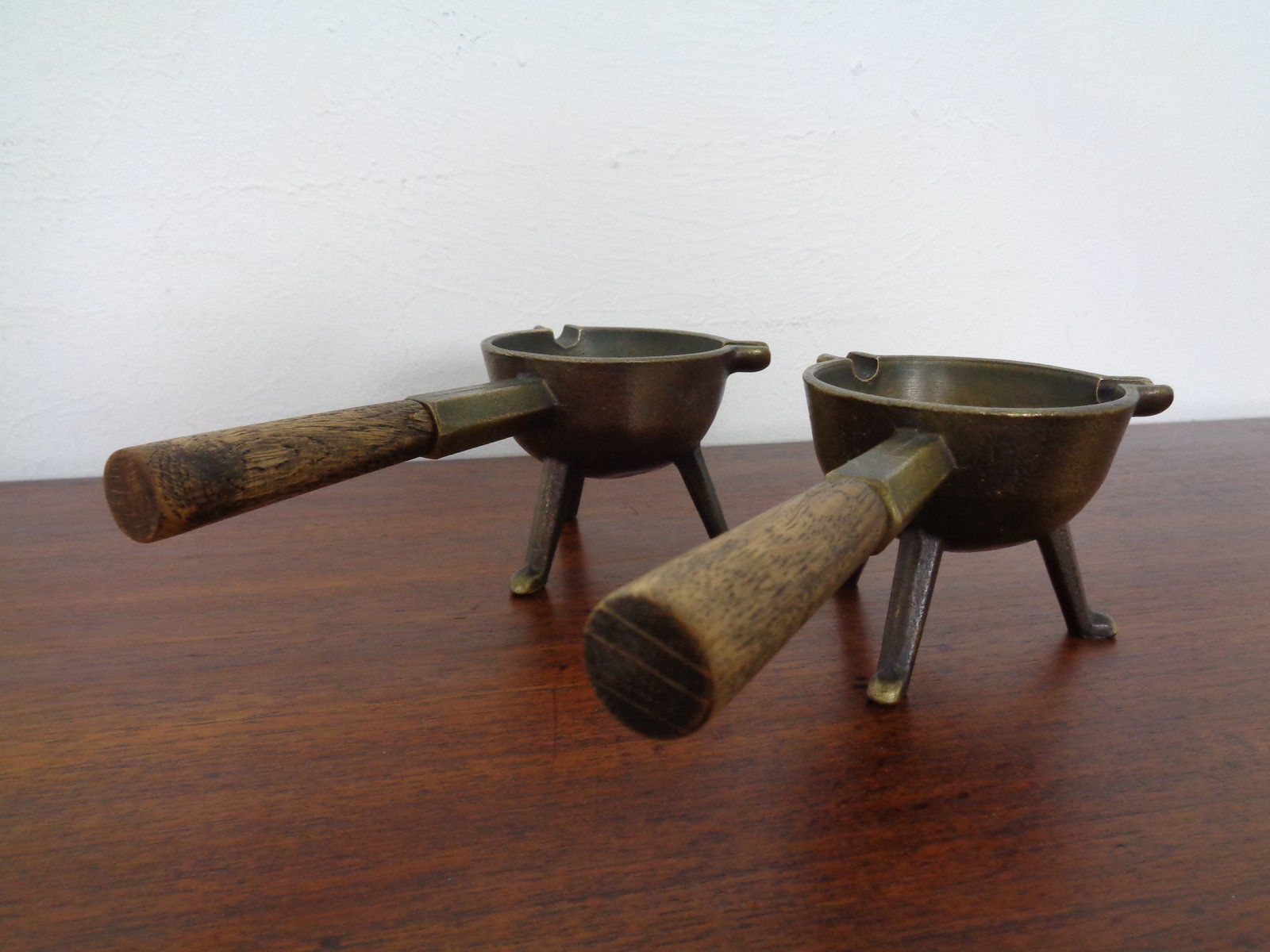 Mid Century Brass & Oak Ashtrays, 1960s, Set Of 2 photo vinterior