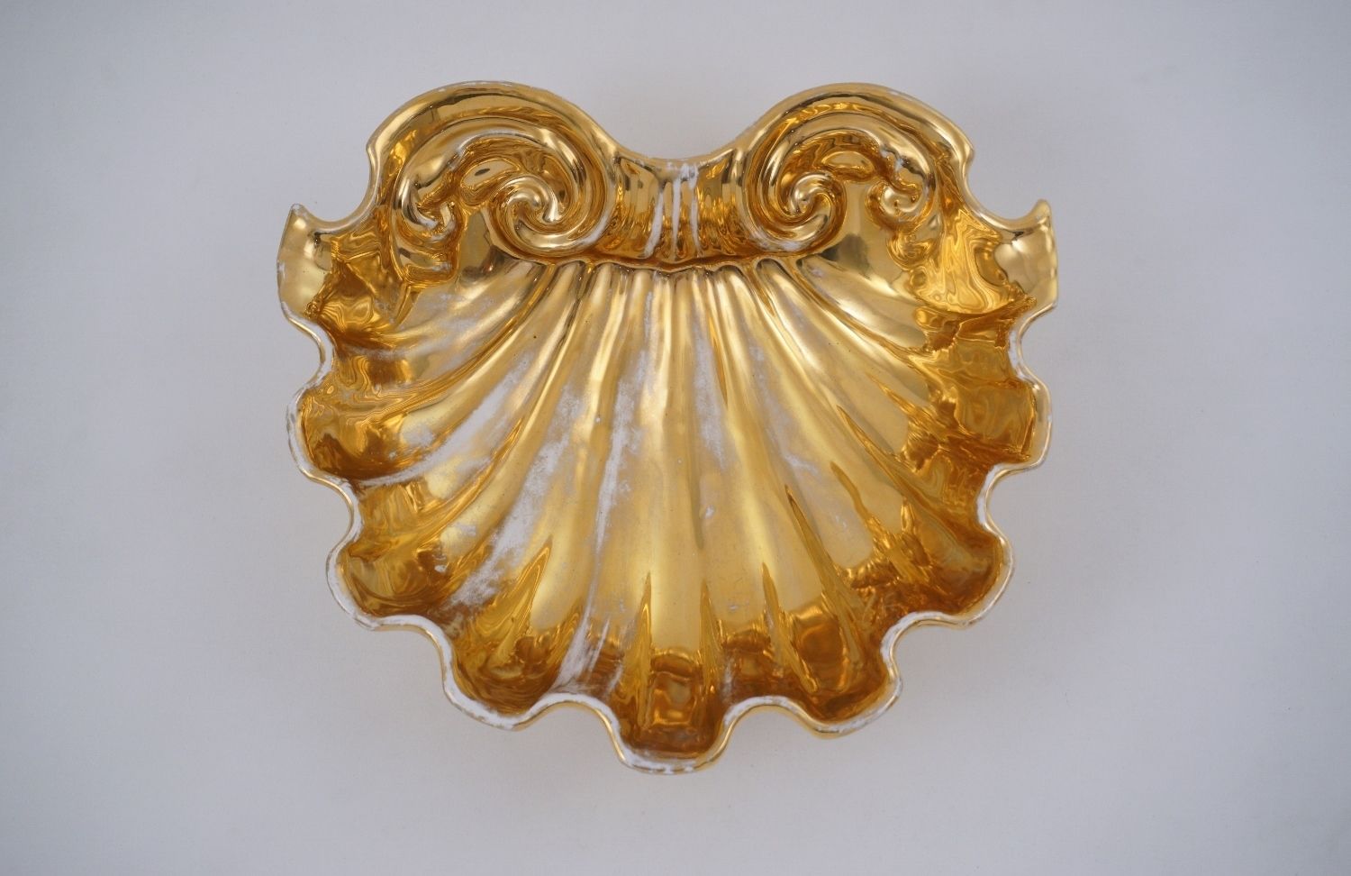 Antique Fabbrica Ferniani Faenza 36.5cm Shell Majolica Bowl, Gold, 1800`s Ca, Italian photo vinterior