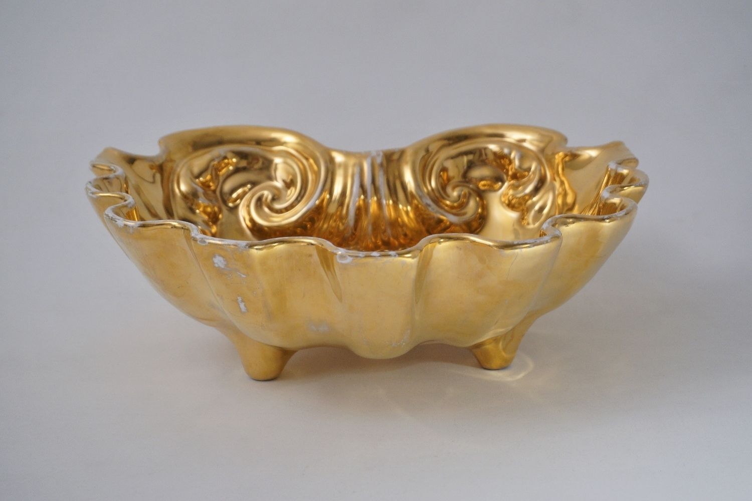 Home Decor Antique Fabbrica Ferniani Faenza 36.5cm Shell Majolica Bowl, Gold, 1800`s Ca, Italian photo
