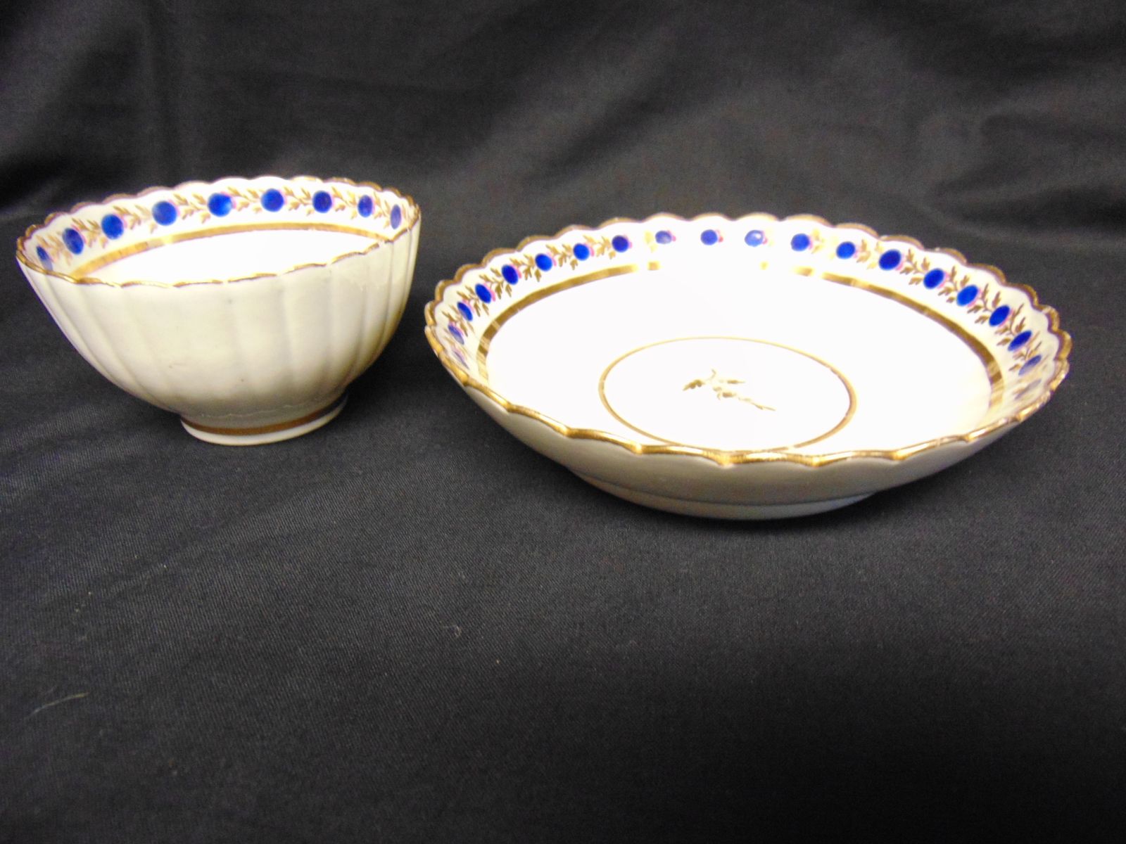 Caughley Porcelain Polychrome & Gilt Ware Tea Bowl And Saucer   Flaming Pearl   Circa 1785 photo 80.0