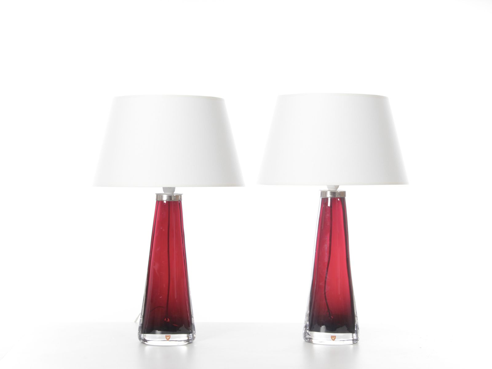 Mid Century Modern Scandinavian Pair Of Table Lamp In Cristal Model Rd 1566 Red By Carl Fagerlund For Orrefors, 1960s