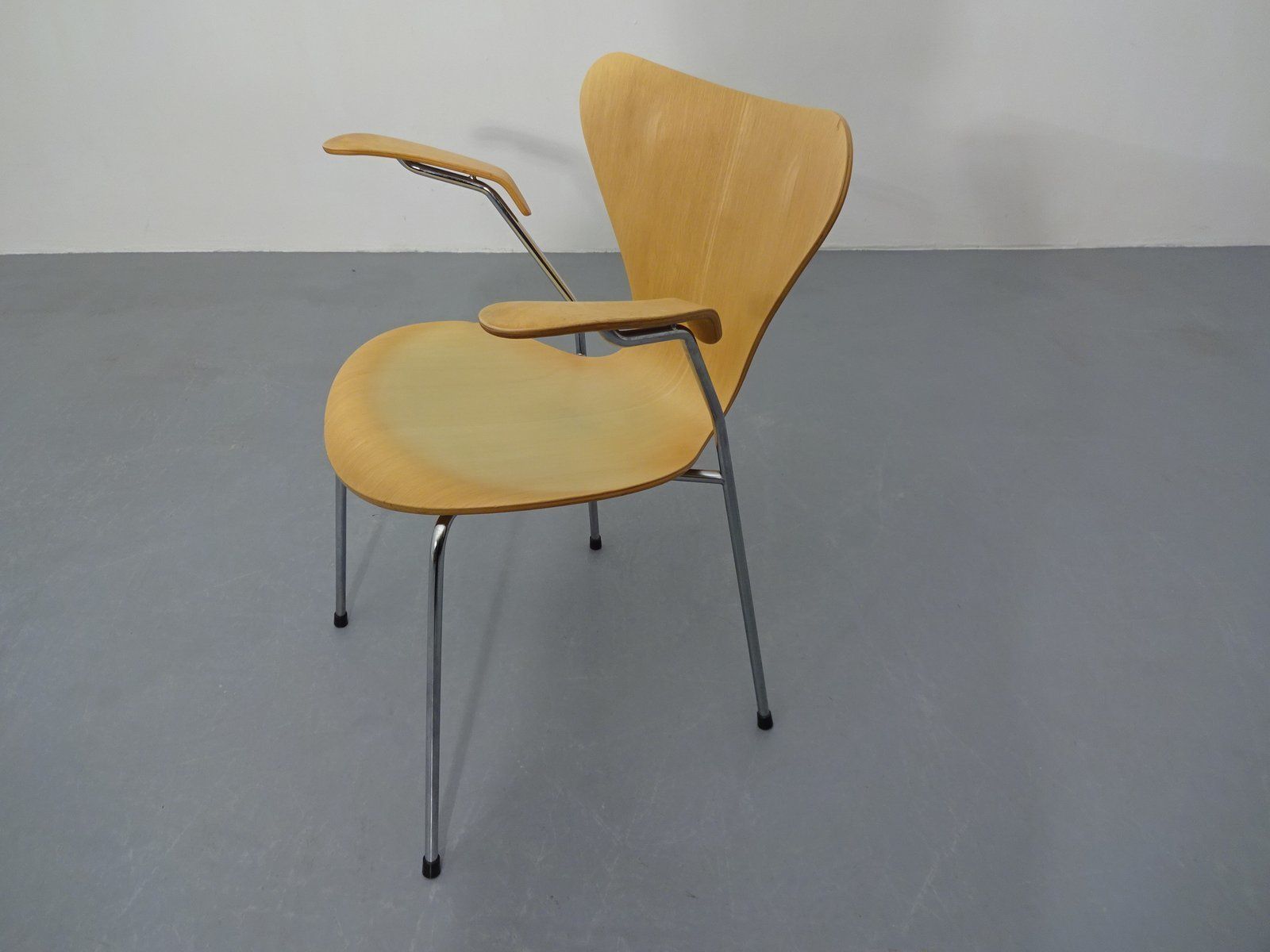 Danish 3207 Armchair By Arne Jacobsen For Fritz Hansen, 1991 photo for sale
