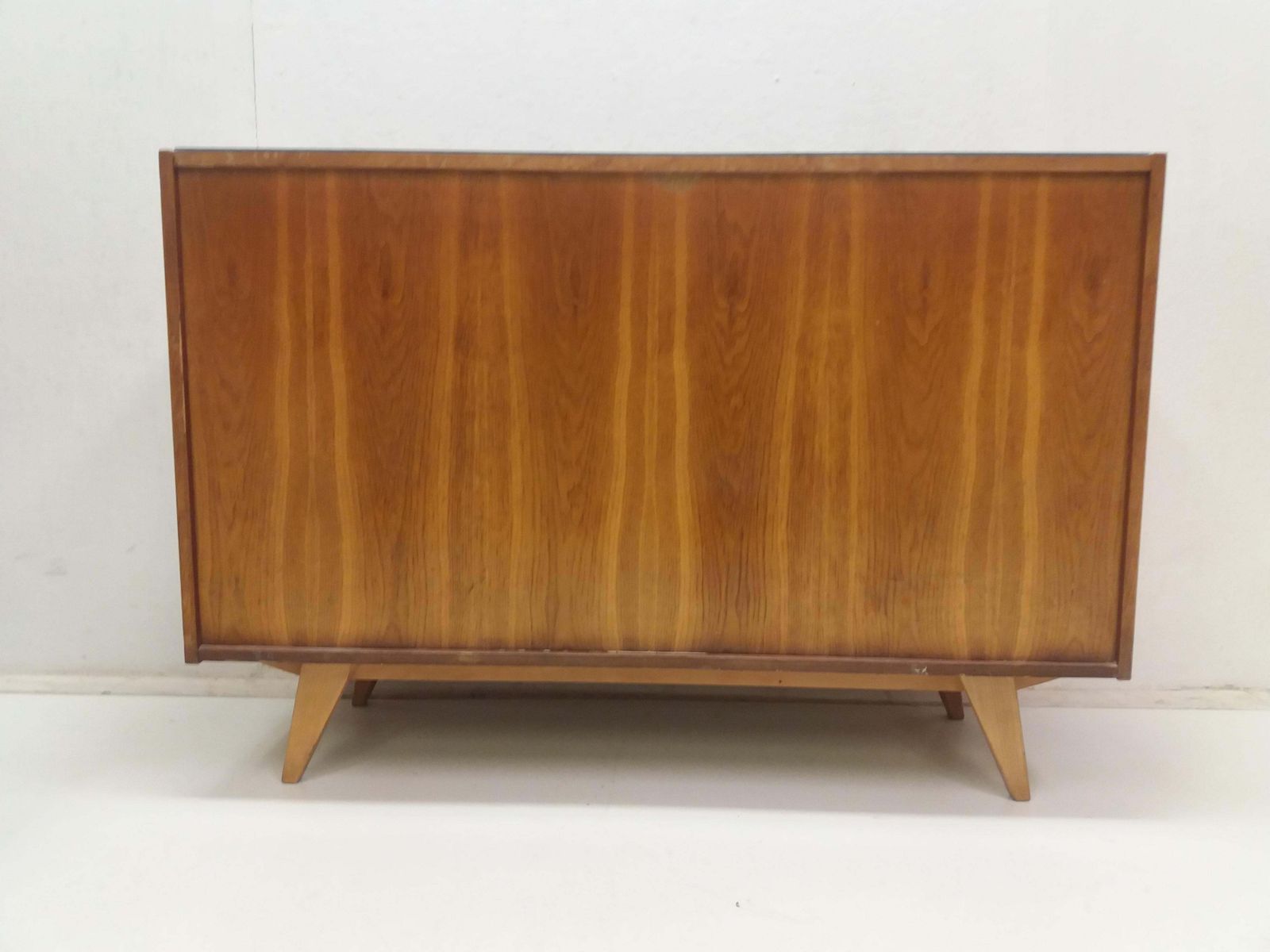 photo for sale Ladekast Van Jiroutek, Tsjecho Slowakije, Ca. Jaren 1960