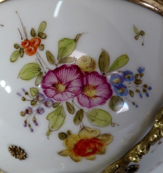 photo vintage Bronze And Porcelain Cup With Floral Decorations   Late 19th Century