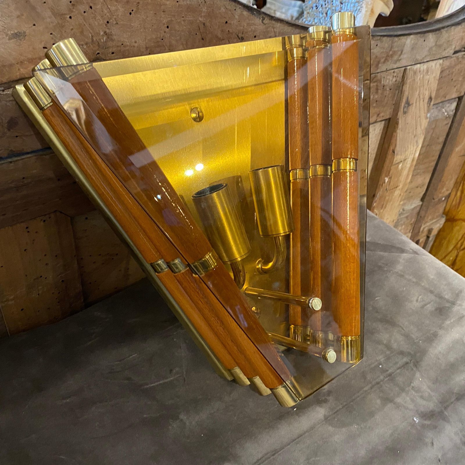 1980s Modernist Glass, Wood And Brass Italian Wall Sconce photo vinterior