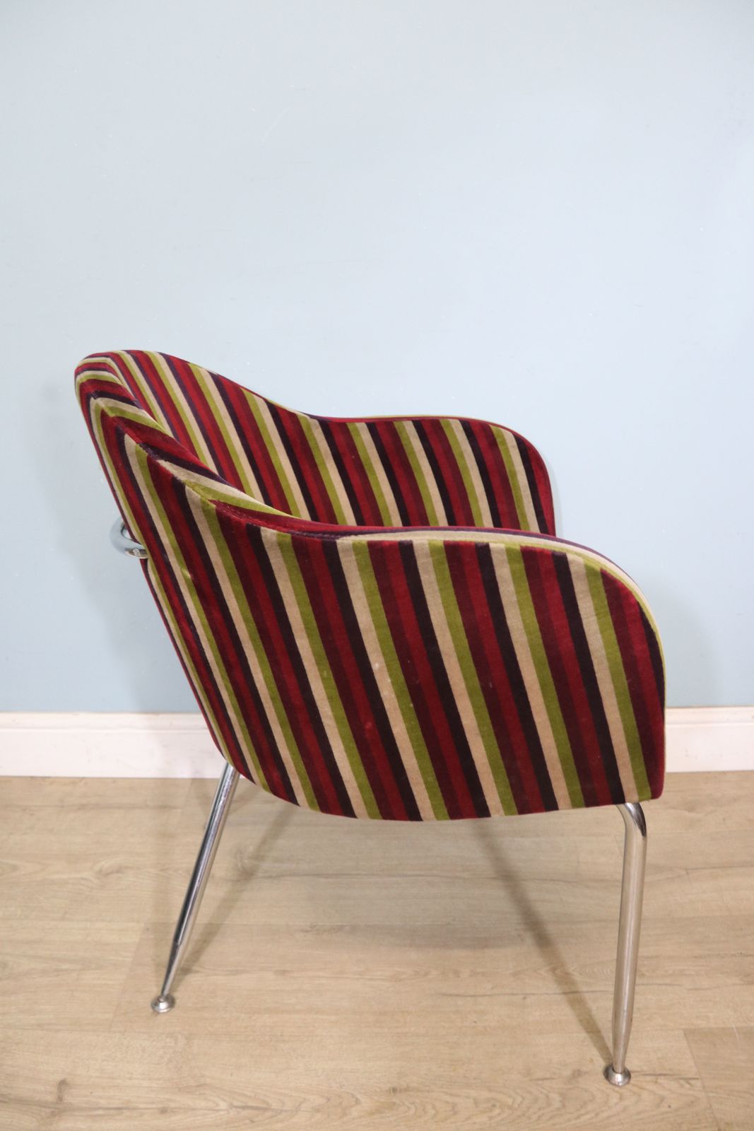 A Lovely Set Of 4 Vintage Striped Upholstery And Chrome Framed Bow Back Tub Chairs photo Furniture