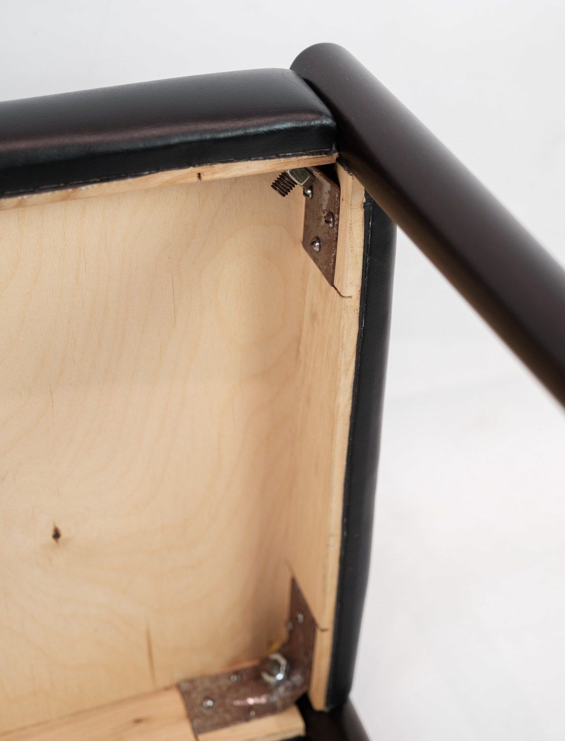 photo furniture A Set Of Two Stools In Rosewood With Black Leather Of Danish Design From The 1960s.