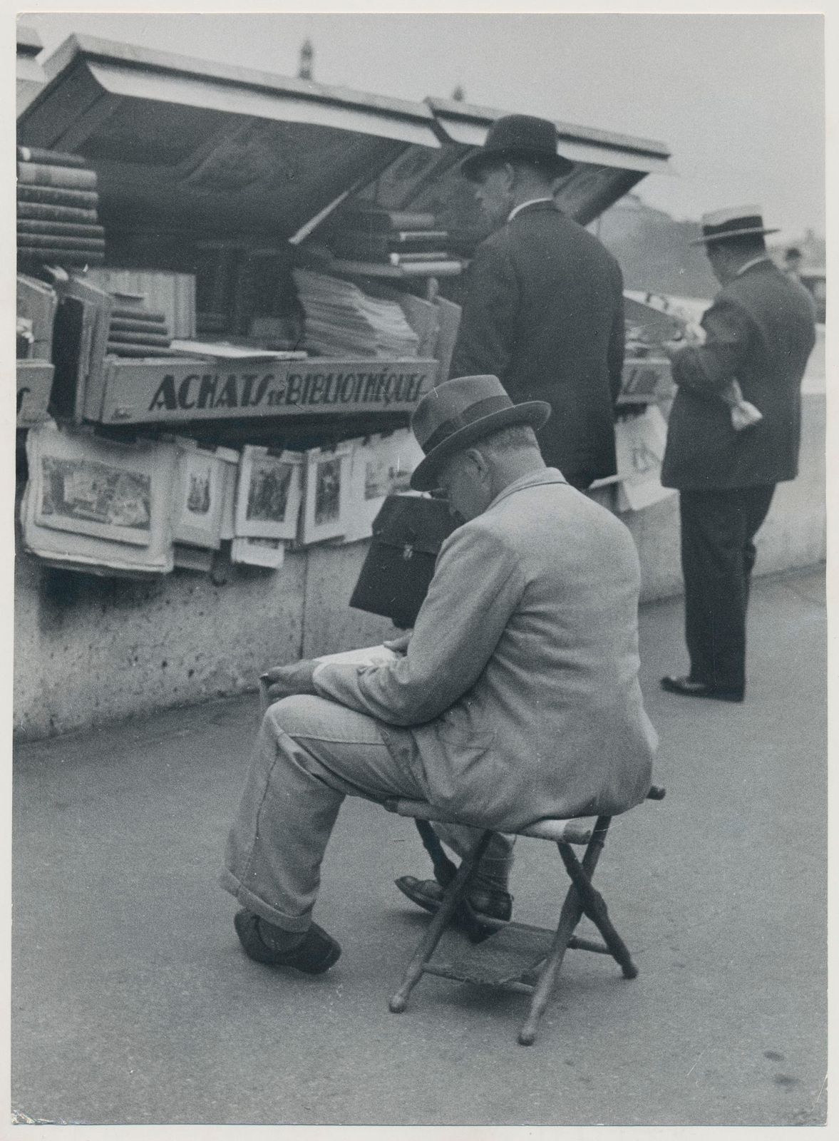Man, Market, Street Photography, Paris, 1950s, 23 X 16,8 Cm 1955