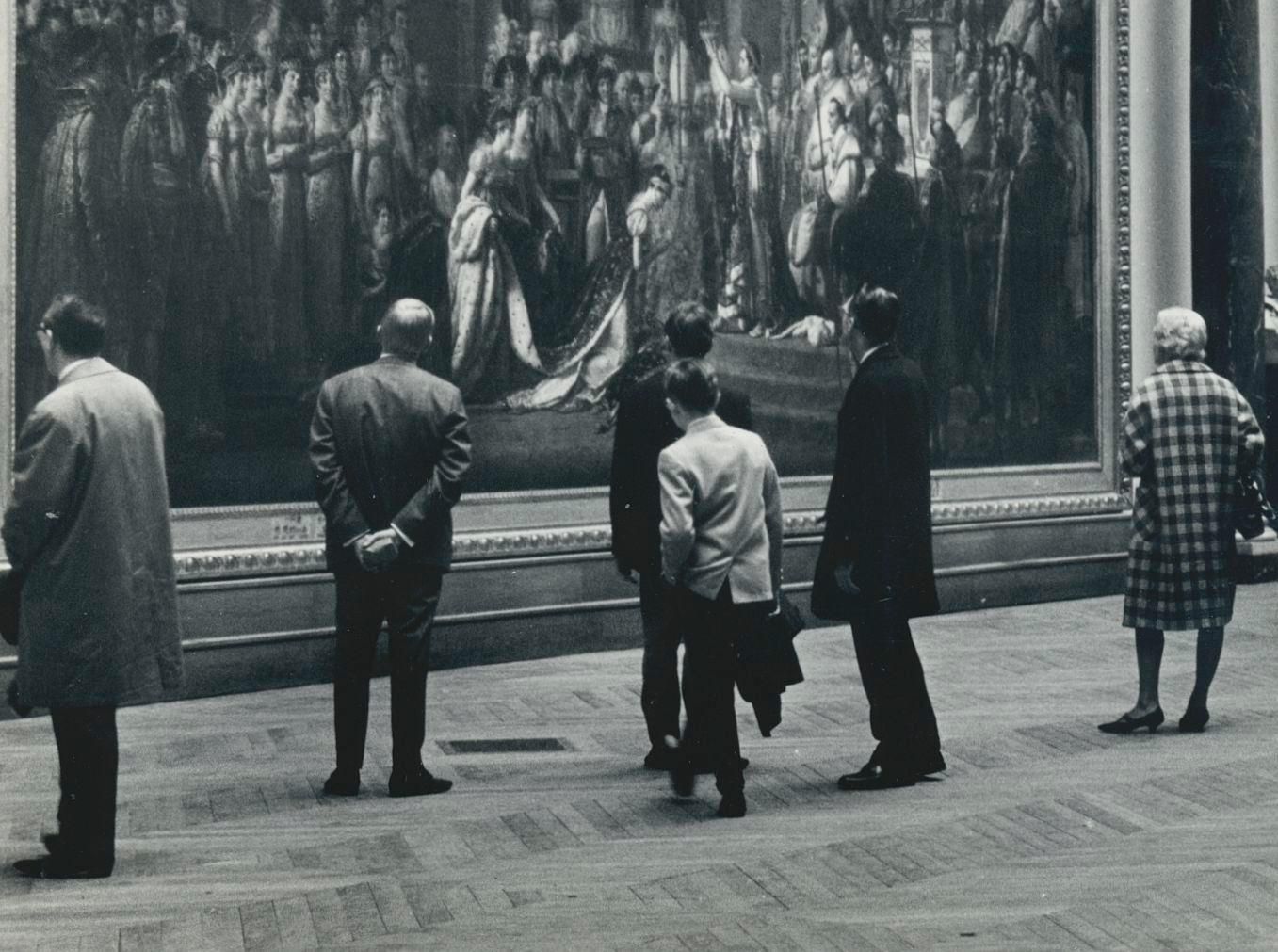 Louvre, Art, Museum, Silver Gelatine Print, Paris, 1950s, 17,1 X 12,1 Cm photo for sale