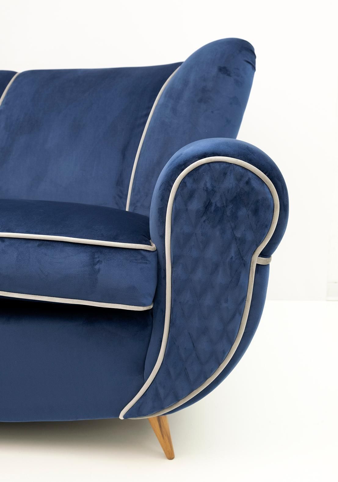 Furniture Guglielmo Ulrich Art Deco Italian Velvet Sofa, 1940s photo