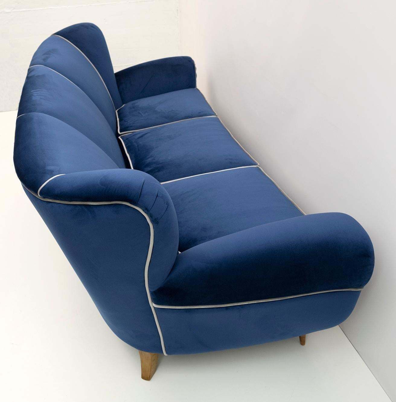 photo buy Guglielmo Ulrich Art Deco Italian Velvet Sofa, 1940s