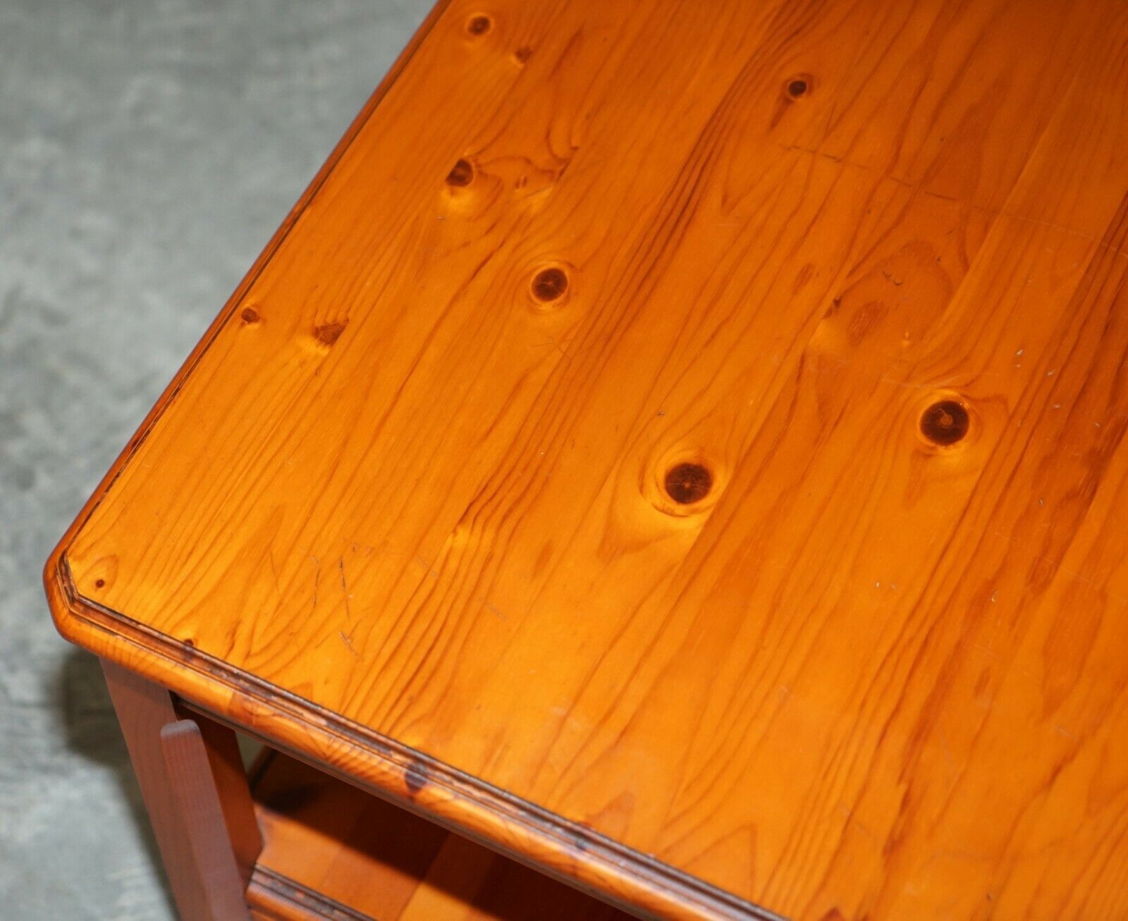 Lovely Vintage Knotty Pine Wood Side End Lamp Wine Table photo vinterior