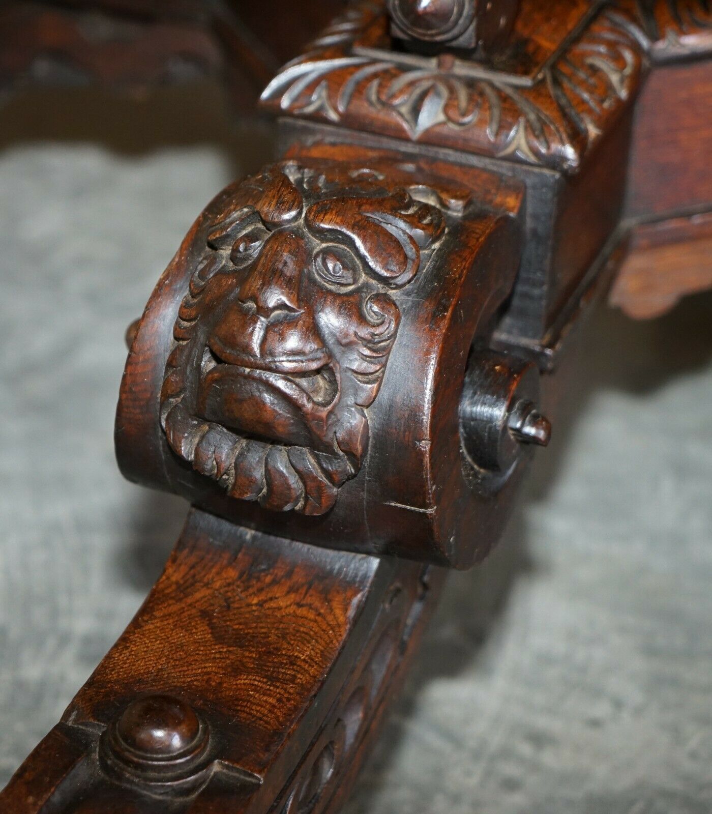 Fine Antique Gothic Revival Hand Carved Lions Head Rent Centre Occasional Table photo vinterior