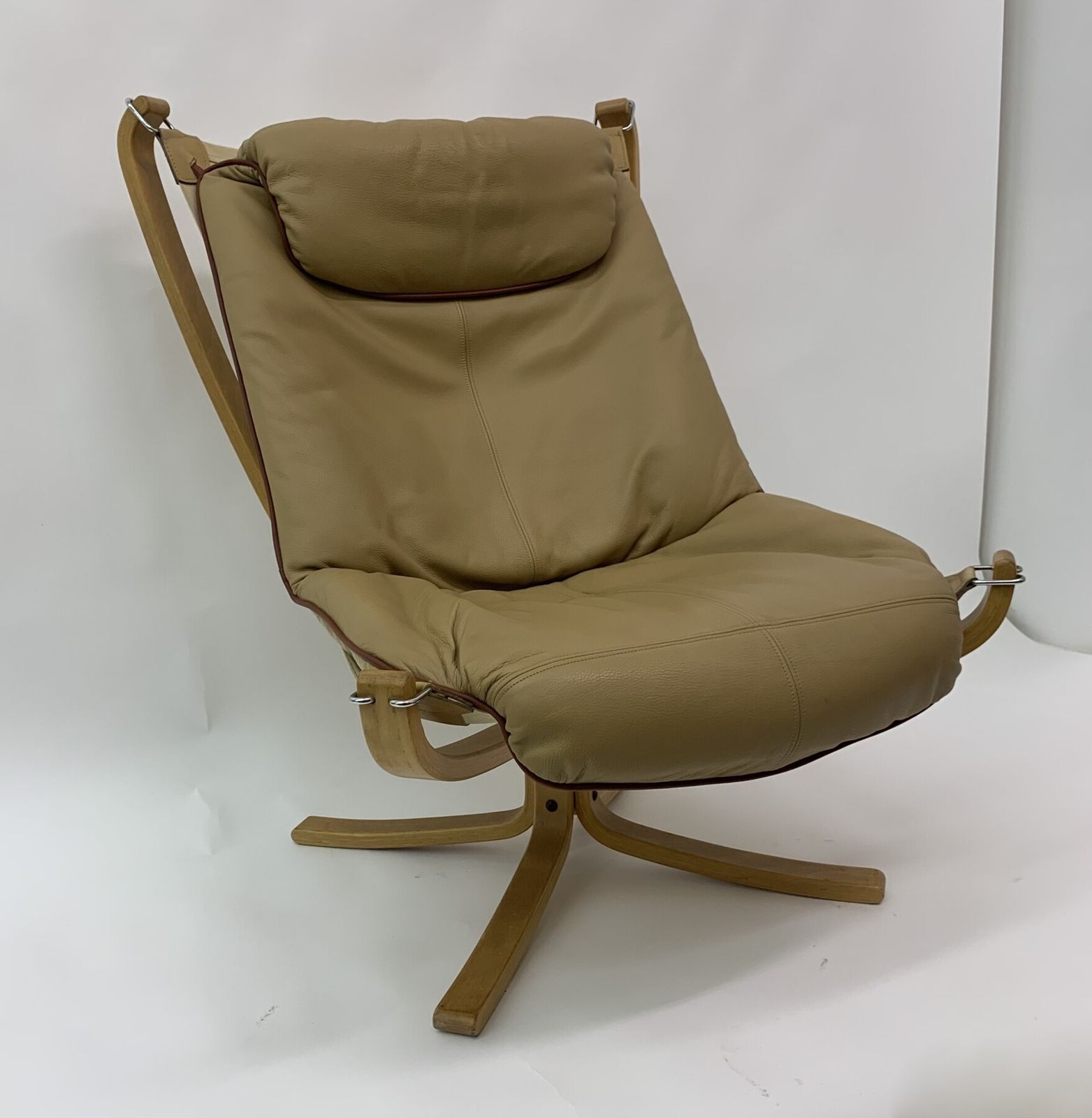 Falcon Leather Lounge Chair Van Sigurd Ressel Voor Vatne Møbler, Jaren 1970 photo for sale