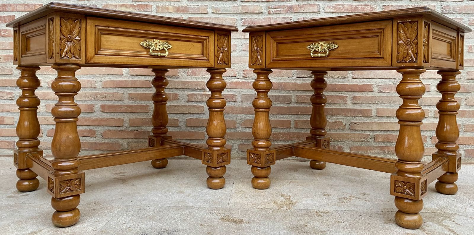 20th Century Pair Of Spanish Nightstands With One Drawer And Bronze Hardware