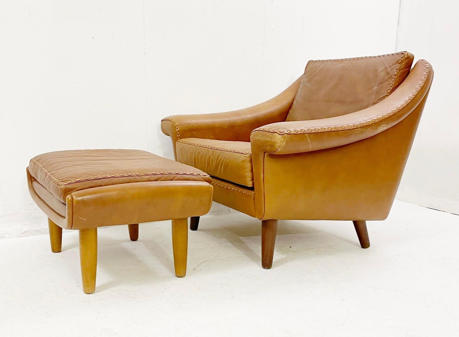 Mid Century Leather Armchair With Ottoman ''Matador" By Aage Christiansen, 1970 photo vintage