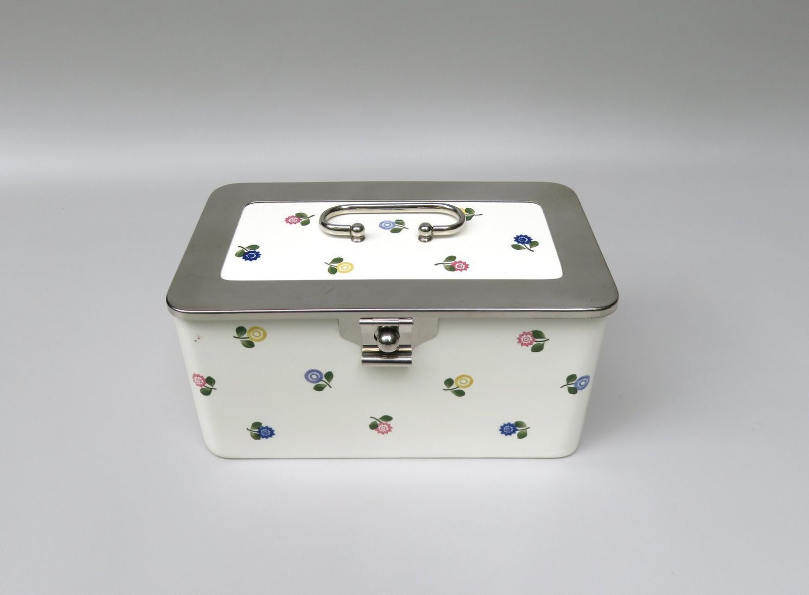Art Nouveau German Ceramic Baisage Box From Wächtersbach And Wmf With Spreading Flowers