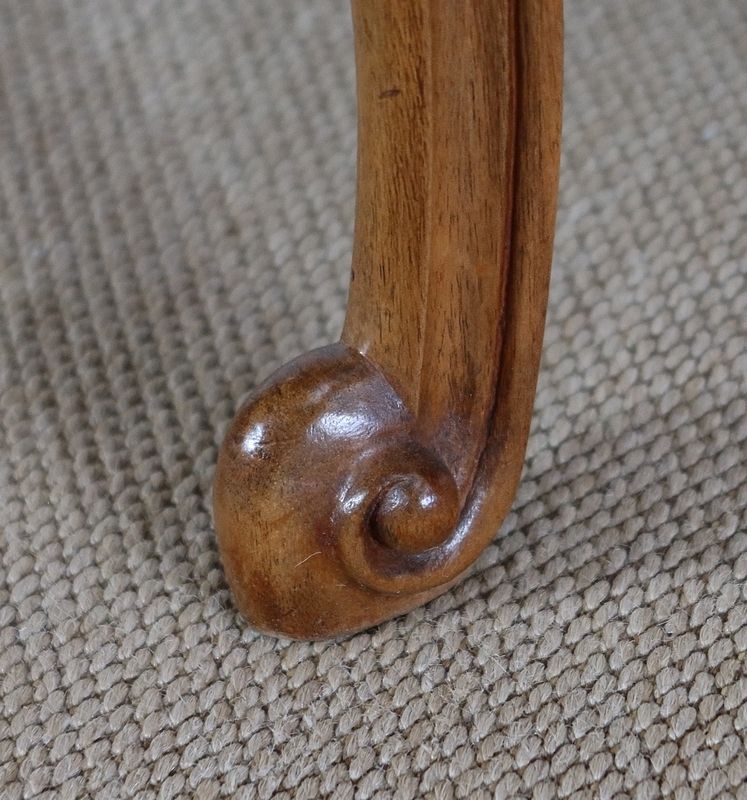 photo buy Living Room Table In Solid Walnut In The Style Of Louis XV, Early 20th Century