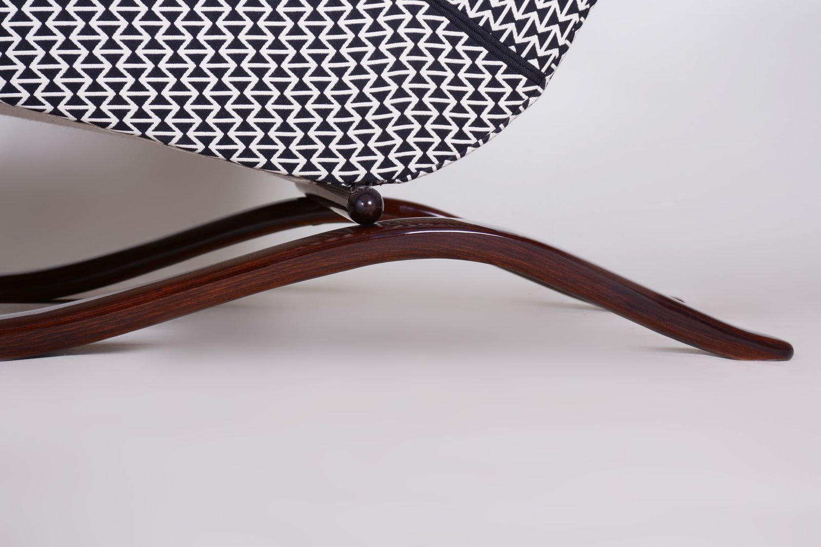 H269 Armchair Made In 1930s Czechia By Up Zavody And Designed By Halabala photo vintage