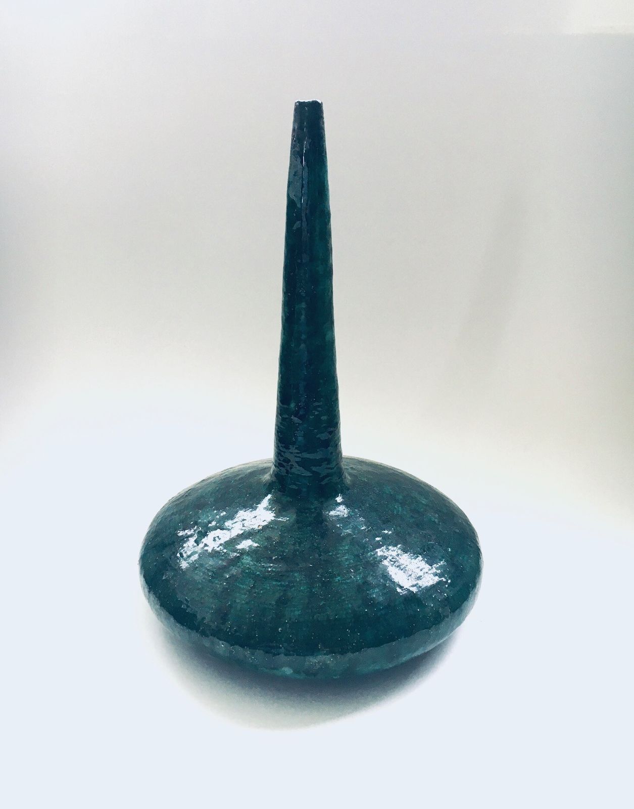 Handgemaakt Keramisch Geribbeld Vaasje, Art Pottery, België Ca. Jaren 1970 photo furniture