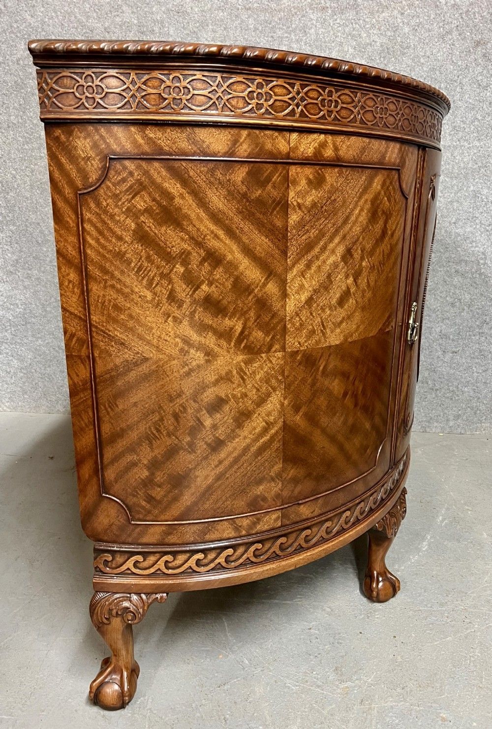 Chippendale Style Demi Lune Console Side Cabinet photo vinterior
