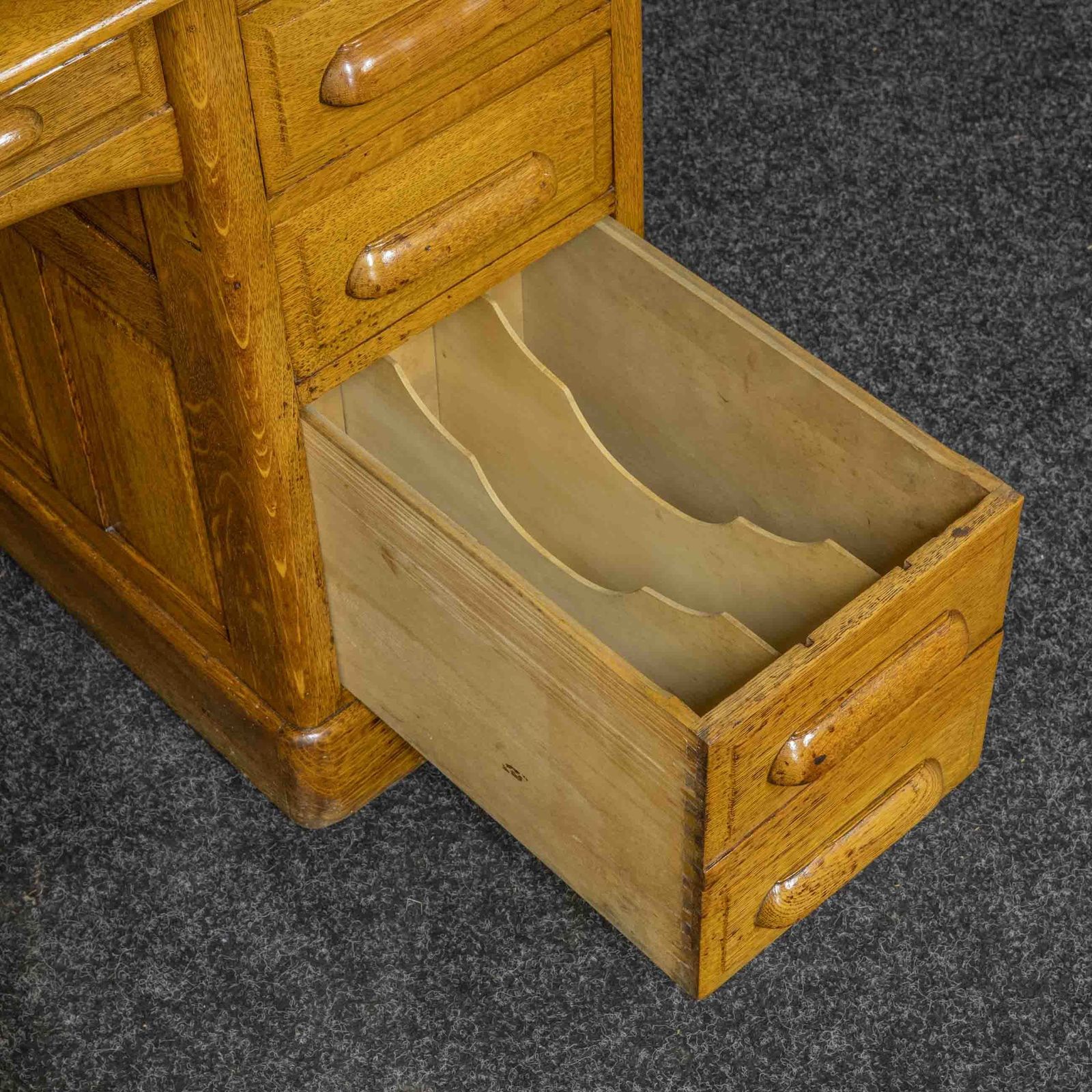 photo vintage Edwardian Oak Roll Top Desk