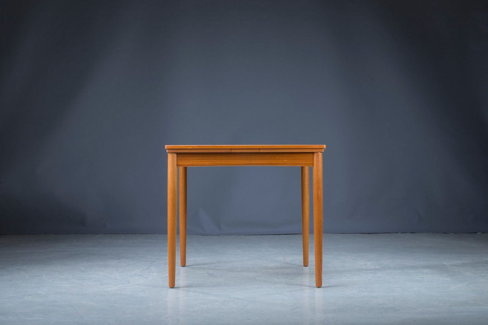 Furniture Danish Extendable Teak Side Table By Poul Hundevad For Hundevad & Co., 1960s photo