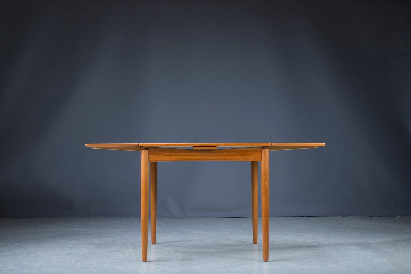 890.0 Danish Extendable Teak Side Table By Poul Hundevad For Hundevad & Co., 1960s photo
