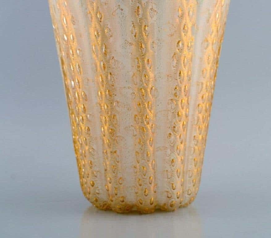 Barovier And Toso, Venice. Large Vase In Mouth Blown Art Glass. 1960s photo 576.0