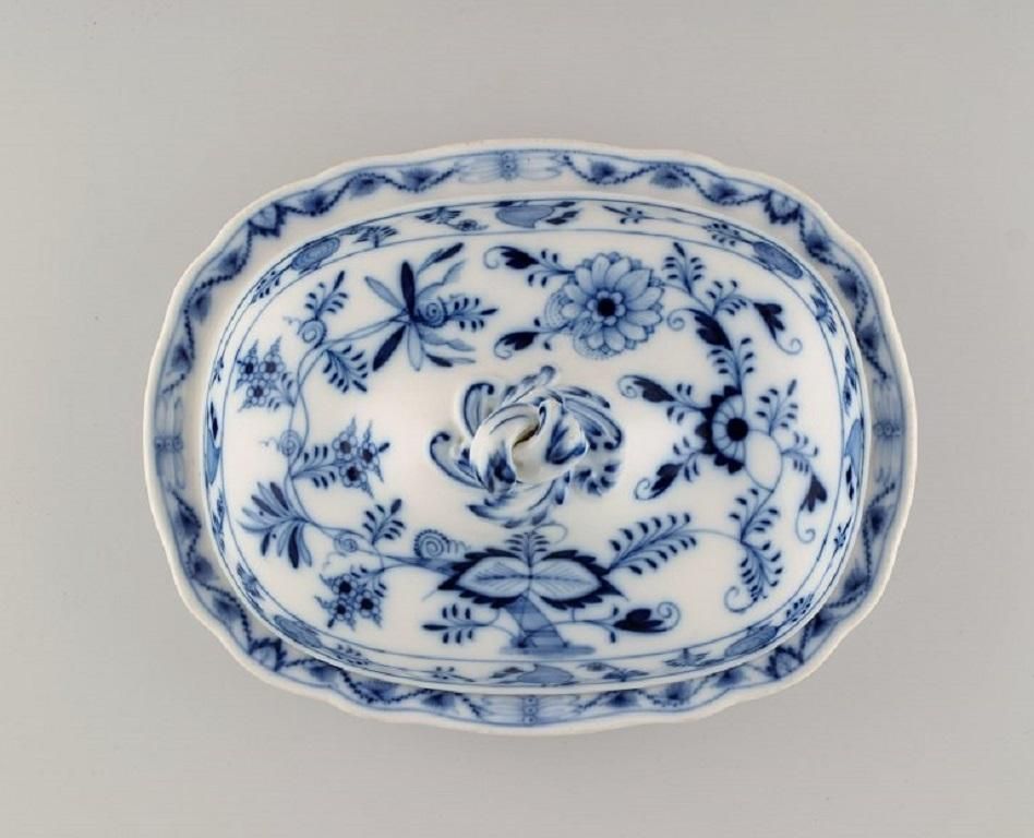 Antique Stadt Meissen Blue Onion Lidded Tureen In Hand Painted Porcelain photo for sale