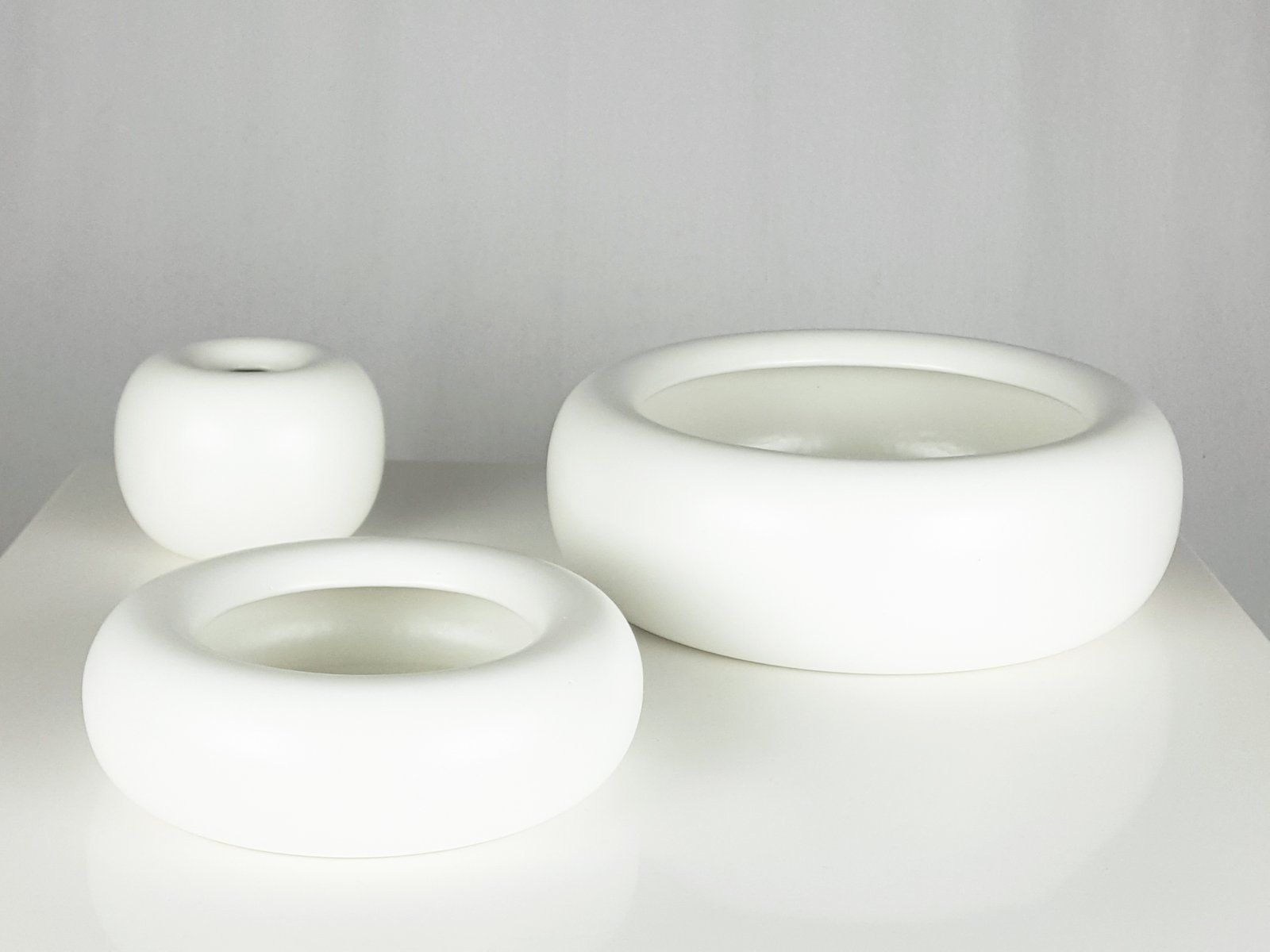 White Ceramic Sculptural Bombolo Centerpiece photo Home Decor