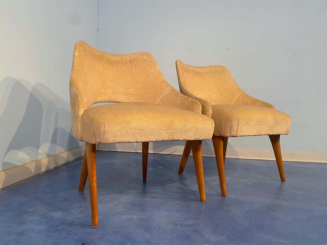 A Couple Of Italian Mid Century Bed Chairs In Yellow Velvet By Vittorio Dassi photo Furniture