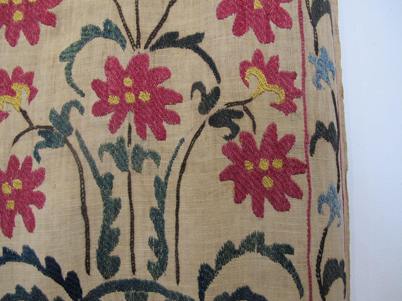 Silk Embroidered Suzani, Circa 1870, 2.70m X 1.60m (8'11" X 5'3") photo buy