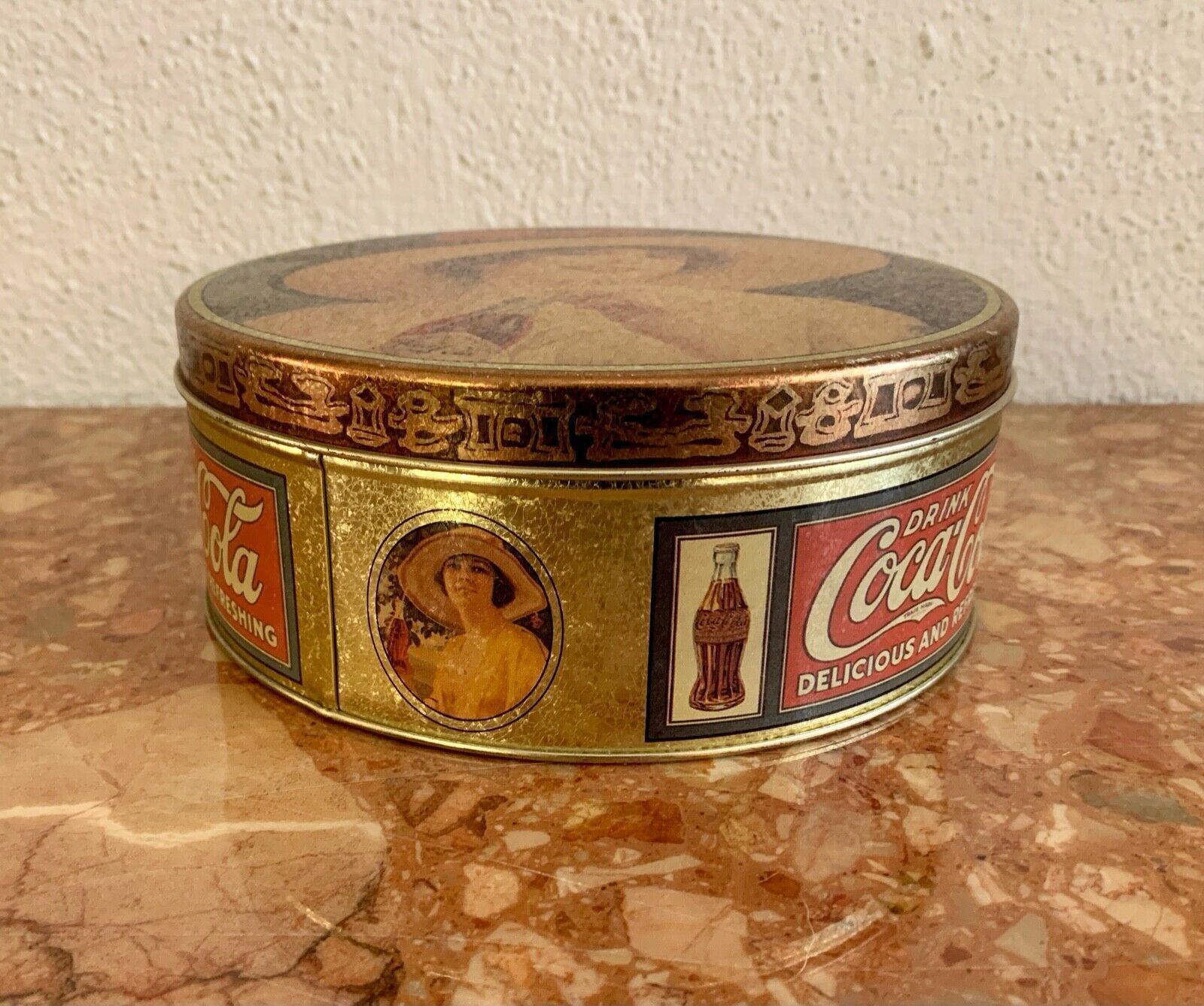 Box Coke Box Collectible Tin Vintage Years'60 photo furniture