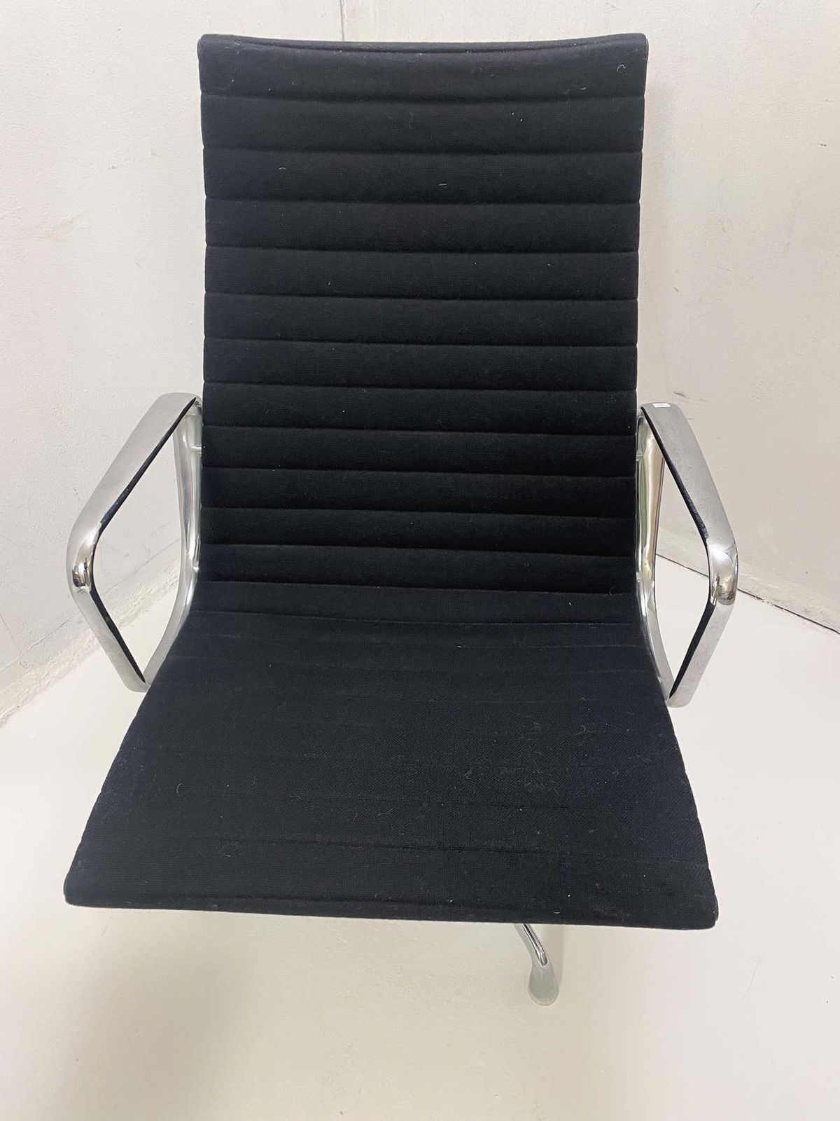 Eames Desk Chair Ea 117 By Herman Miller, 1990s   3 Available photo 1815.0