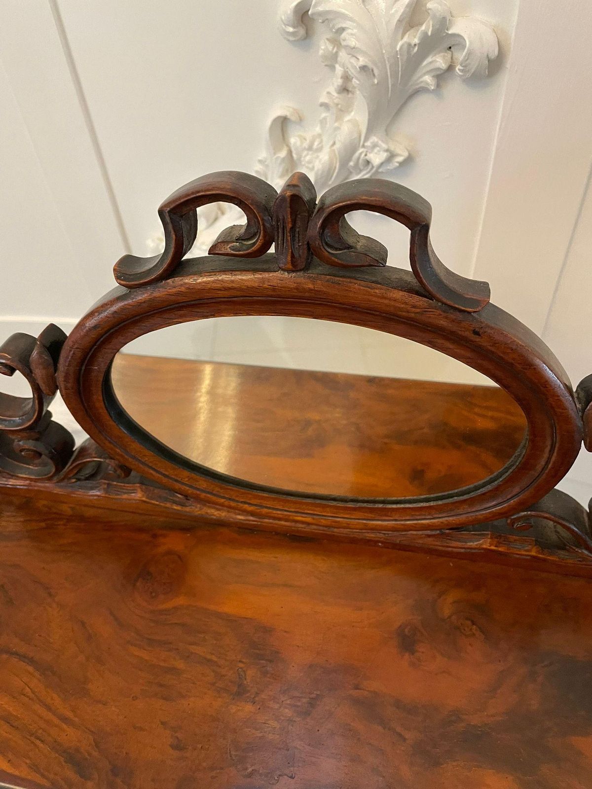 photo vinterior Antique Victorian Burr Walnut Whatnot