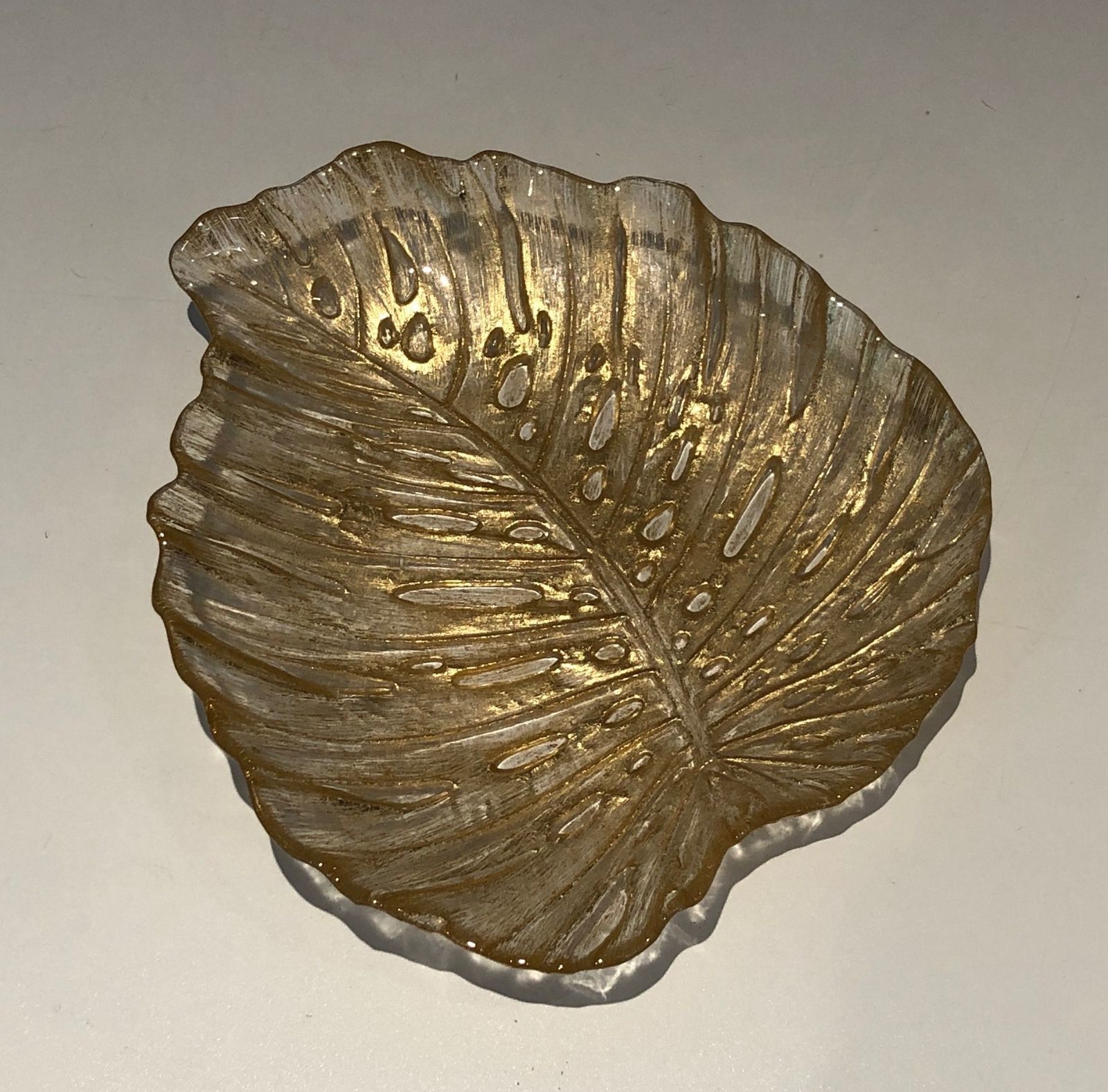 photo furniture Murano Crystal Leaf Shaped Vide Pocket