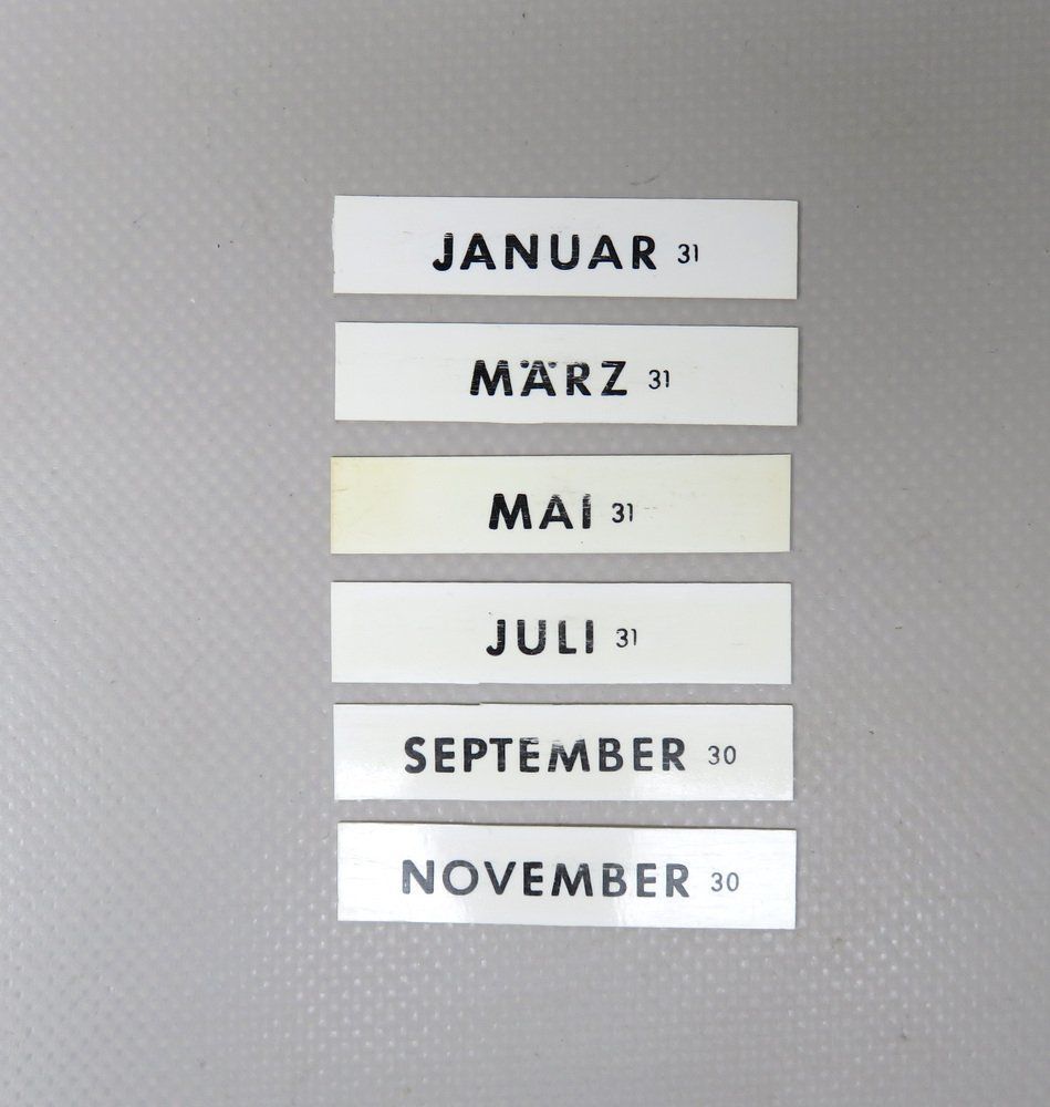photo vintage Art Deco Chrome Eternal Calendar From Jakob Maul
