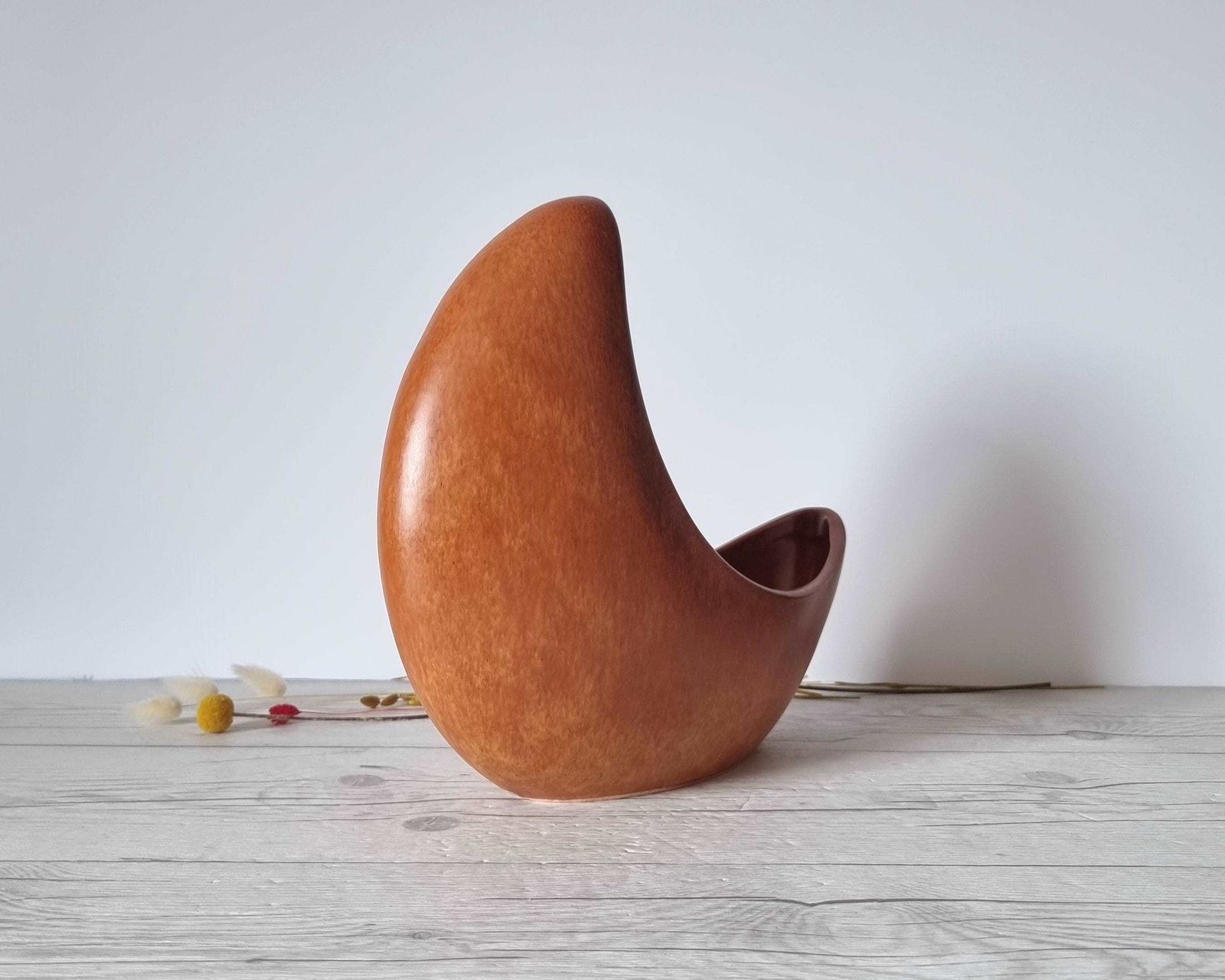 Bertoncello, Mottled Tobacco Tan Glaze, Modernist Crescent Moon Sculptural Planter Vase, 60s 80s photo 270.0