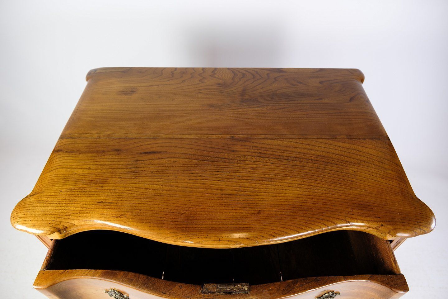 Small Fine Louise Seize Chest Of Drawers In Elm Wood From Copenhagen Around The Period 1780s. photo vintage
