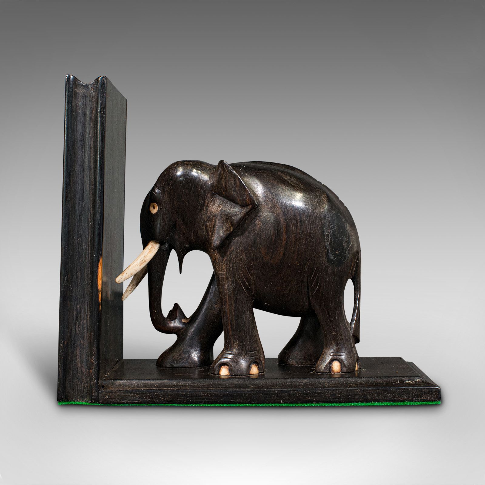 Pair Of Small Antique Elephant Bookends, Anglo Indian, Ebony, C.1890 photo vinterior
